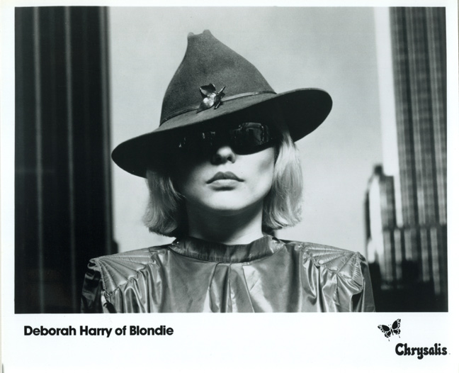 http://www.blondie.net/wp-content/gallery/publicity-shots/blondie_promo_photo_1979_DH-lores.jpg